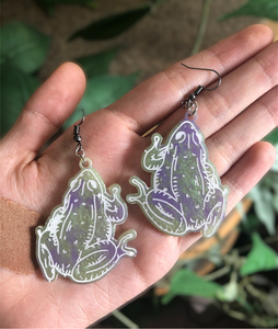 Spooky frog earrings