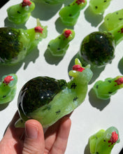Laden Sie das Bild in den Galerie-Viewer, Zombie snails
